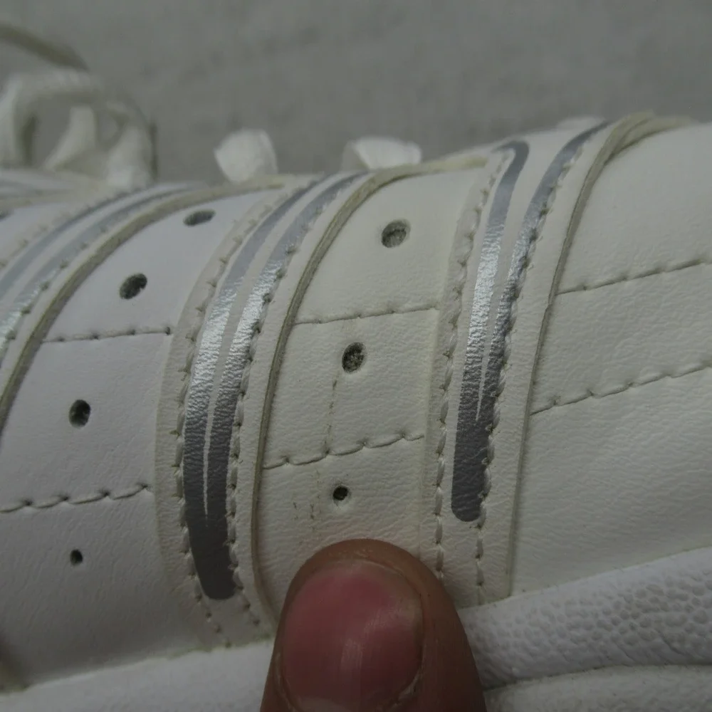 K-Swiss few blemish